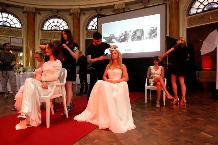 LANA JURČEVIĆ, NATALI, RENATA SOPEK... Pogledajte kako poznate i lijepe dame izgledaju u vjenčanicama Matije Vujice