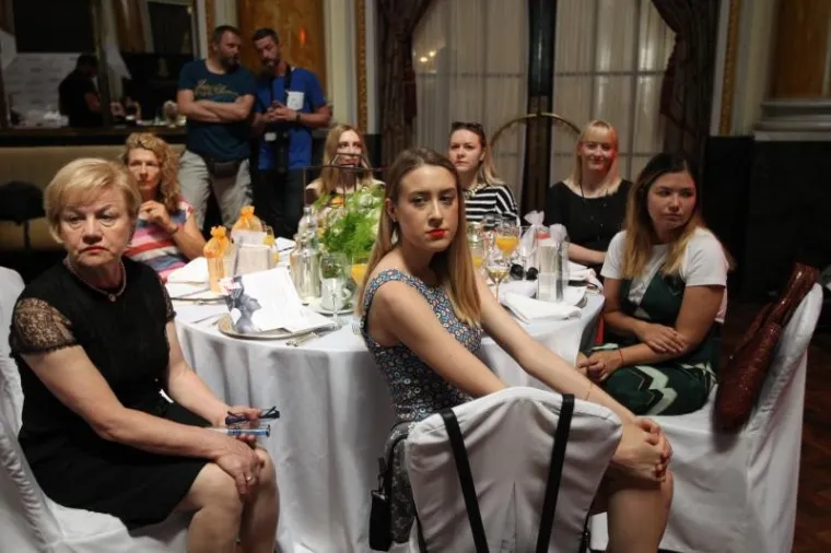 LANA JURČEVIĆ, NATALI, RENATA SOPEK... Pogledajte kako poznate i lijepe dame izgledaju u vjenčanicama Matije Vujice