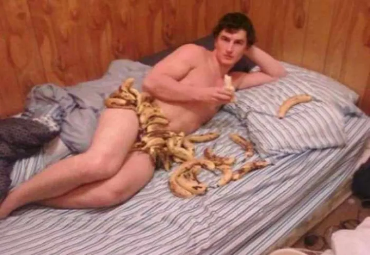 BISTE LI S NJIMA SEKS NA BRZAKA ILI VEZU? Njihovi poku&scaron;aji seksi profila ostavljaju bez riječi