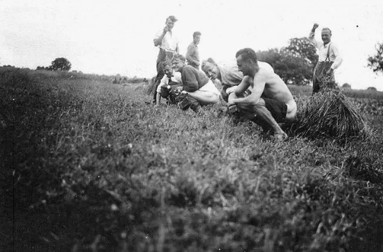 KOJI SE*ONJE! Netko je okupio bogatu kolekciju slika nacista kako obavljaju nuždu