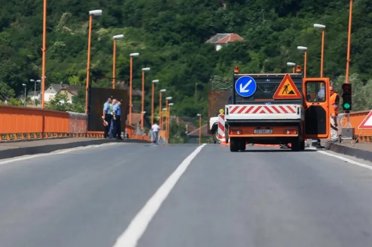 I HRVATSKA PODIŽE OGRADU: Kod graničnog prijelaza sa Srbijom niču barijere od dva metra