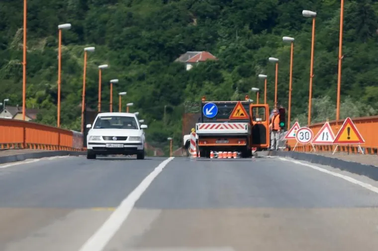 I HRVATSKA PODIŽE OGRADU: Kod graničnog prijelaza sa Srbijom niču barijere od dva metra