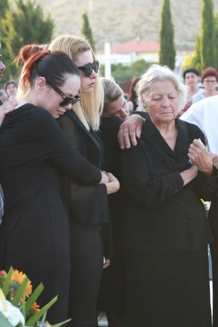 POGREB POZNATOG TELEVIZIJSKOG UREDNIKA I NOVINARA: Obitelj i prijatelji oprostili se od Siniše Svilana