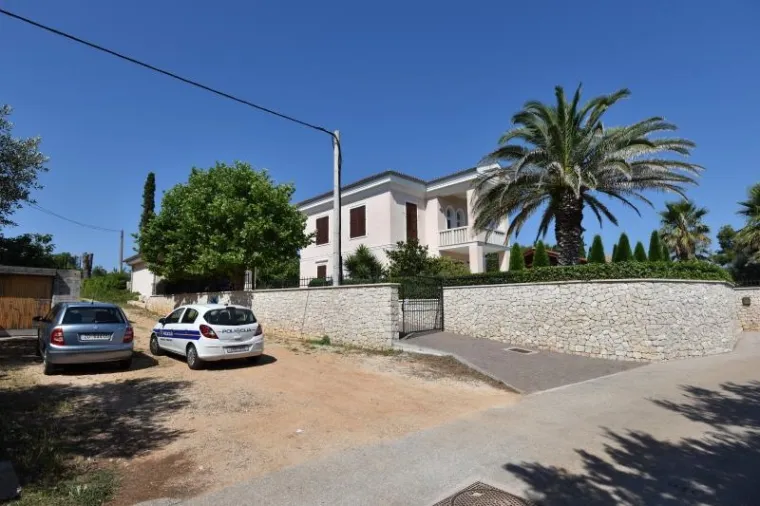 RAKITIĆ NAPUSTIO UGLJAN U PRATNJI ZA&Scaron;TITARA: u tijeku je policijska istraga za počiniteljem