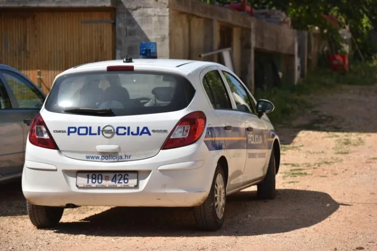 RAKITIĆ NAPUSTIO UGLJAN U PRATNJI ZA&Scaron;TITARA: u tijeku je policijska istraga za počiniteljem