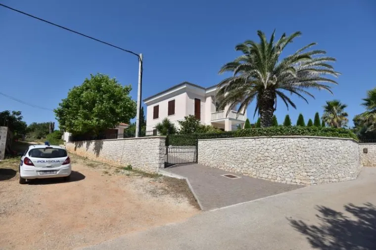 RAKITIĆ NAPUSTIO UGLJAN U PRATNJI ZA&Scaron;TITARA: u tijeku je policijska istraga za počiniteljem