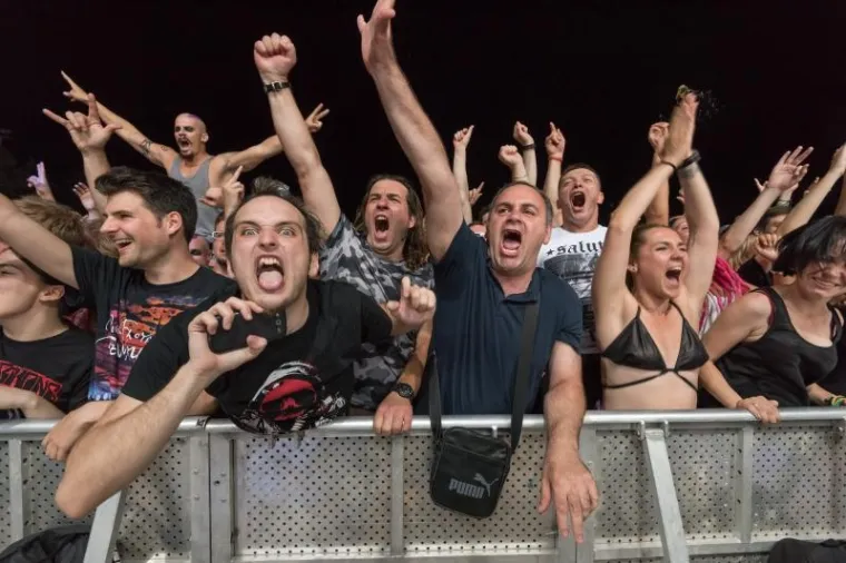 SPEKTAKL NA JAZINAMA: Pogledajte kako je izgledao koncert legendarnog benda Prodigy u Zadru