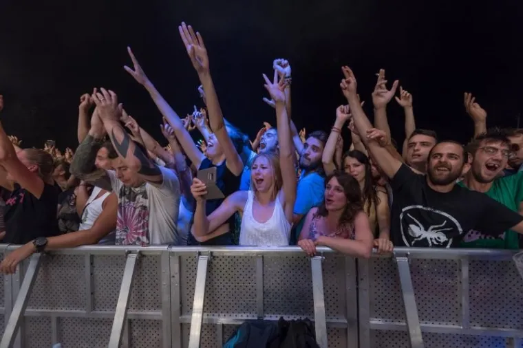 SPEKTAKL NA JAZINAMA: Pogledajte kako je izgledao koncert legendarnog benda Prodigy u Zadru