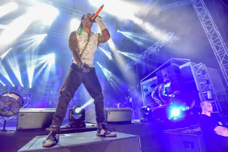 SPEKTAKL NA JAZINAMA: Pogledajte kako je izgledao koncert legendarnog benda Prodigy u Zadru