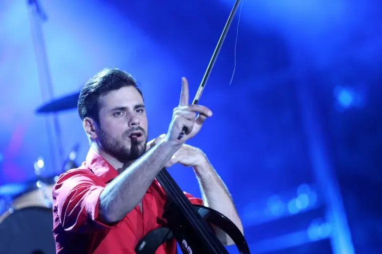 SPEKTAKULARNI KONCERT NA OTVORENOM: Pogledajte kako je izgledao nastup 2 Cellos pred tisućama Zagrepčana