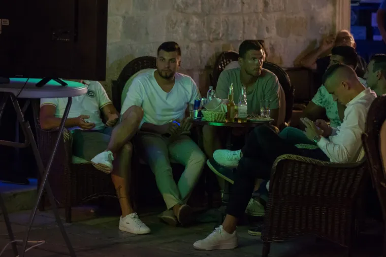 Peri&scaron;ić, Kalinić i Džeko zajedno gledali četvrtfinale Eura u kafiću u Dubrovniku