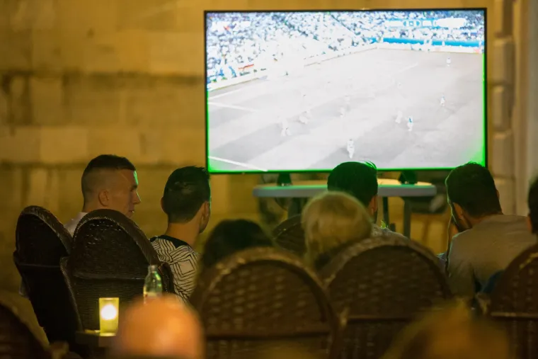 Peri&scaron;ić, Kalinić i Džeko zajedno gledali četvrtfinale Eura u kafiću u Dubrovniku