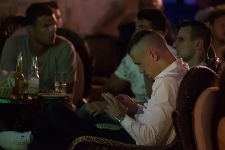 Peri&scaron;ić, Kalinić i Džeko zajedno gledali četvrtfinale Eura u kafiću u Dubrovniku