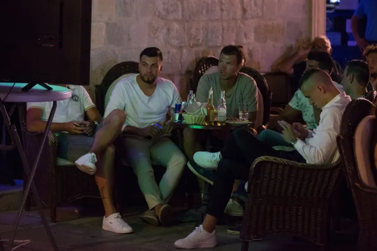Peri&scaron;ić, Kalinić i Džeko zajedno gledali četvrtfinale Eura u kafiću u Dubrovniku