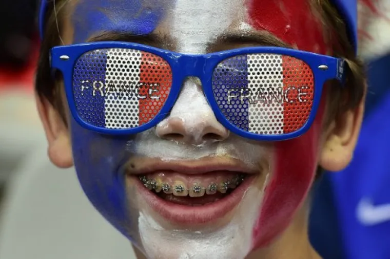 OH LA LA: Umjesto utakmice Francuske i Islanda neki bi radije gledali ove prekrasne navijačice na tribinama