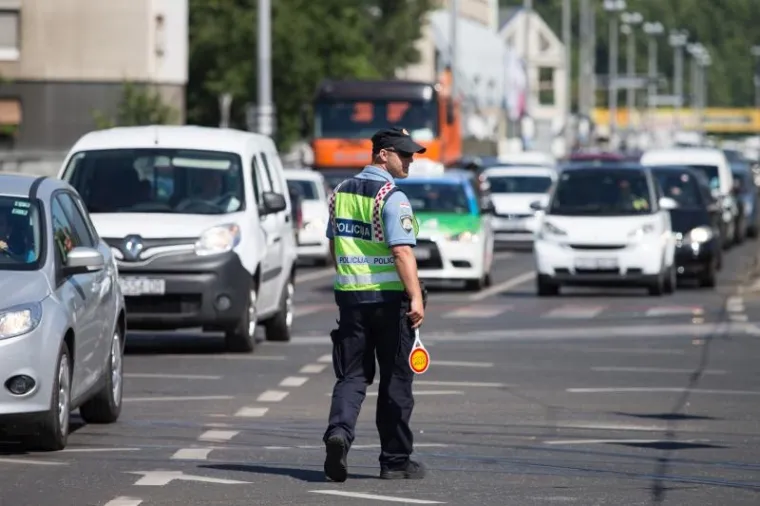 KOLAPS NA ZAGREBAČKIM CESTAMA: Radovi i prometne nesreće uzrokovali velike gužve