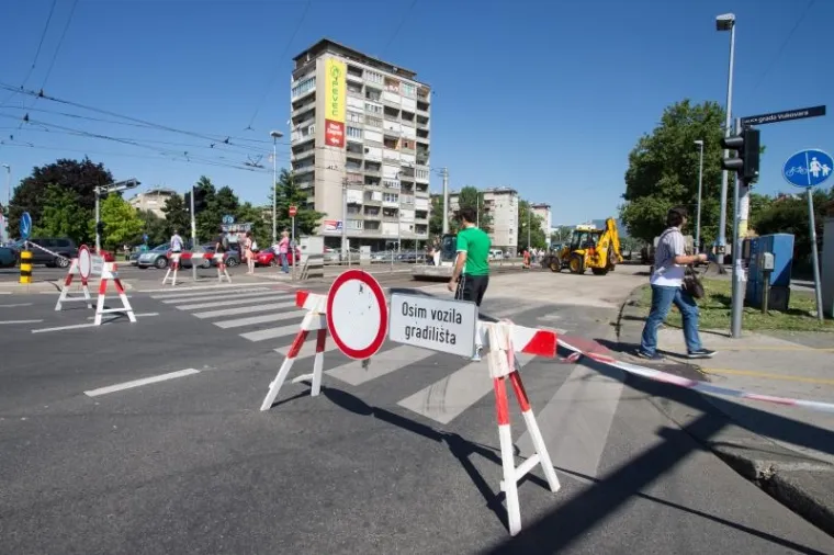 KOLAPS NA ZAGREBAČKIM CESTAMA: Radovi i prometne nesreće uzrokovali velike gužve