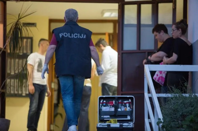 STRAVIČNO UBOJSTVO U RIJECI: Upucao susjeda u ulazu u neboder