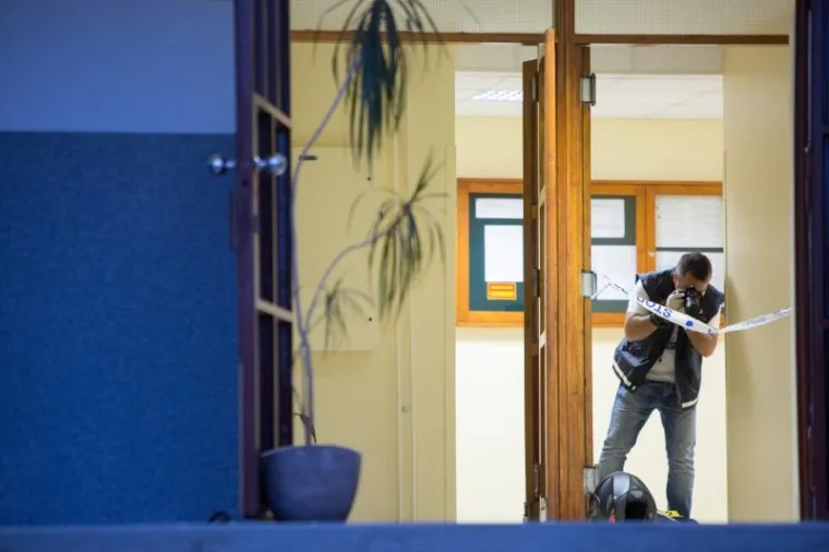 STRAVIČNO UBOJSTVO U RIJECI: Upucao susjeda u ulazu u neboder