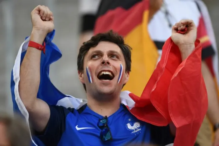 LJUBAV I NOGOMET ITEKAKO IDU ZAJEDNO! Ljetna noć koju ćemo jo&scaron; dugo pamtiti