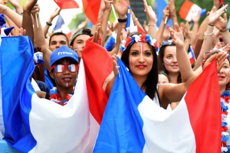 LJUBAV I NOGOMET ITEKAKO IDU ZAJEDNO! Ljetna noć koju ćemo jo&scaron; dugo pamtiti