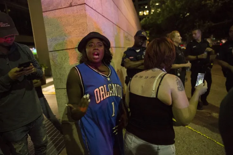 KAOS U DALLASU: Hicima iz snajpera ubijena četvorica policajaca, sedmero ih ranjeno