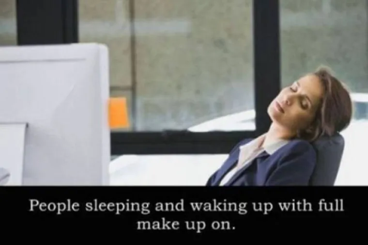Ljudi spavaju i bude se s kompletnim makeupom.