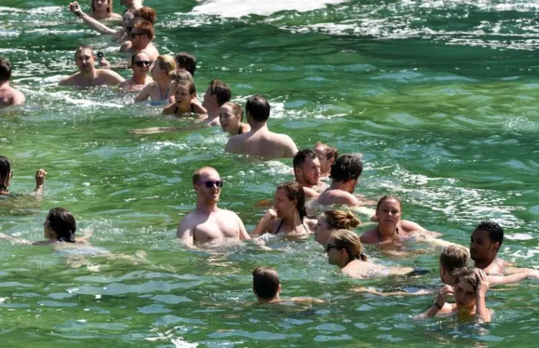 LJEPOTICE NA SLAPOVIMA KRKE: Tražile su spas od nesnosnih vrućina...