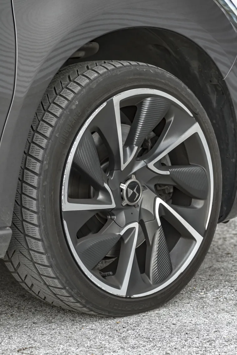 UVJERITE SE: Citro&euml;n DS 4 je i dalje jedan od najljep&scaron;ih automobila u svojoj klasi