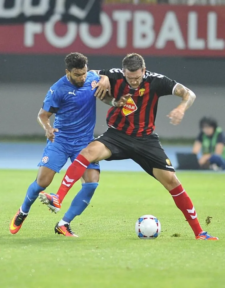 OSJETITE DJELIĆ ATMOSFERE IZ SKOPLJA: Ovako je izgledala borba Vardara i Dinama za Ligu prvaka