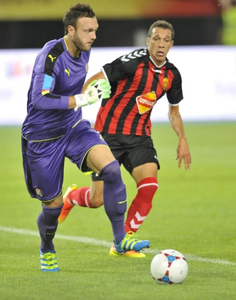 OSJETITE DJELIĆ ATMOSFERE IZ SKOPLJA: Ovako je izgledala borba Vardara i Dinama za Ligu prvaka