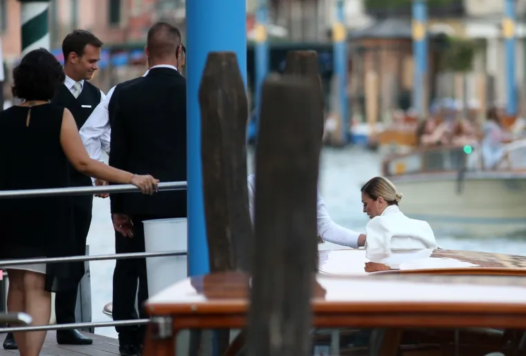 Nina Badrić i gosti dolaze na večeru uoči vjenčanja Ane i Schweinija