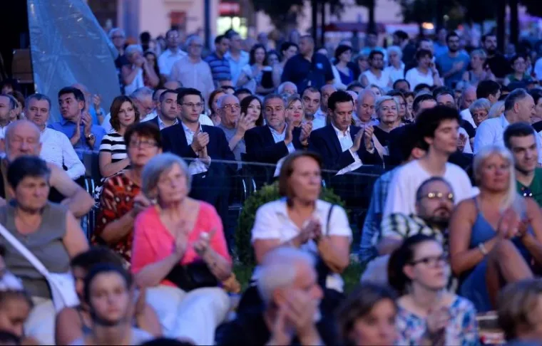 Politička elita uživala je u utorak na zavr&scaron;noj večeri Zagreb Classica. Tako su se ondje na&scaron;li i predstavnici Vlade i Grada. Među njima su bili i Božo Petrov te Milan Bandić i gledali su operu riječkog HNK Nikola &Scaron;ubić Zrinski