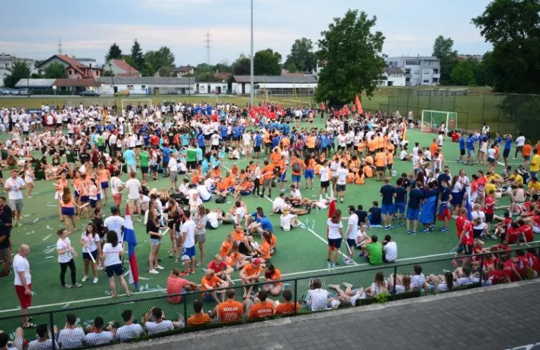 UZ POMOĆ 'SVEMIRACA': Pogledajte kako je izgledalo otvaranje Europskih sveučili&scaron;nih igara