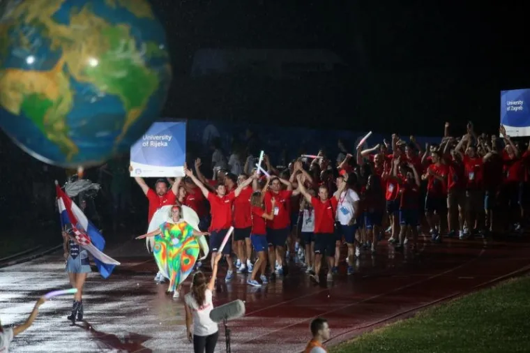 Na atletskom stadionu Sportskog parka Mladost održana je svečana ceremonija otvaranja Europskih sveučili&scaron;nih igara Zagreb - Rijeka 2016. Od 12. do 25 srpnja, Zagreb i Rijeka ugostit će preko 5000 studenata iz 45 europskih zemalja i preko 300 različitih sveučili&scaron;ta, a natjecat će se u 21 sportu.
