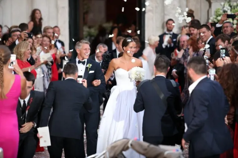 &Scaron;TO KAŽETE NA VJENČANICU? Ana Ivanović i Bastian Schweinsteiger izrekli sudbonosno 'da' u crkvi