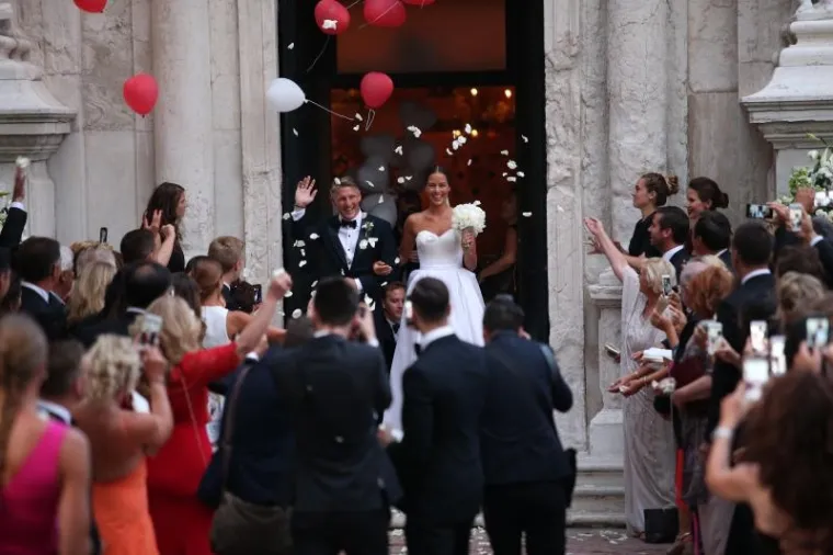 &Scaron;TO KAŽETE NA VJENČANICU? Ana Ivanović i Bastian Schweinsteiger izrekli sudbonosno 'da' u crkvi