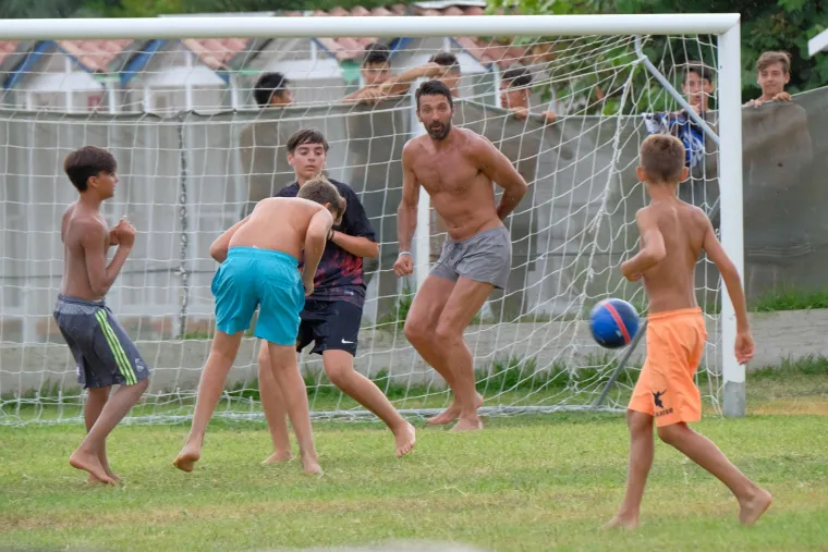 Buffon zaigrao nogomet s klincima