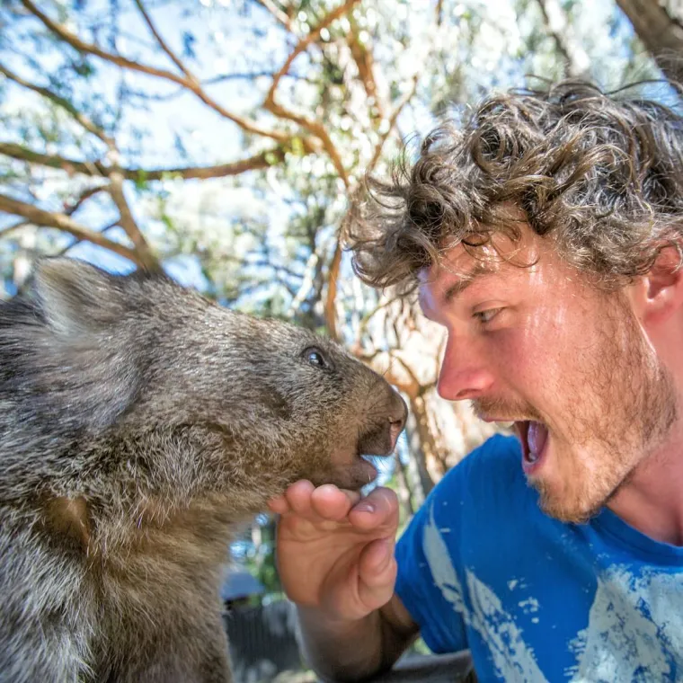 STVARNO JE HRABAR &Scaron;TO TAKO POZIRA SA ŽIVOTINJAMA: Trud mu se isplatio, rezultati su preslatki!