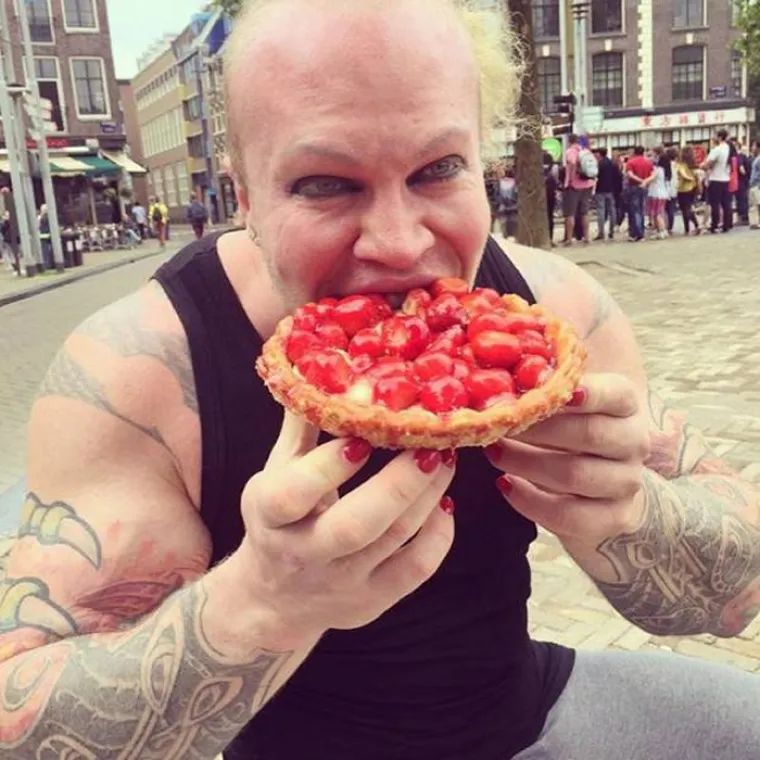 OVAJ STVOR JE NAJKONTROVERZNIJI RUSKI BODYBUILDER: Stvarno si je dao truda...