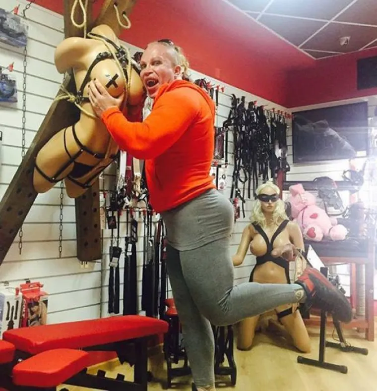 OVAJ STVOR JE NAJKONTROVERZNIJI RUSKI BODYBUILDER: Stvarno si je dao truda...