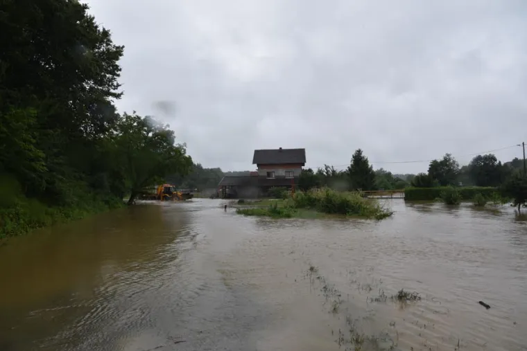 DRAMATIČNE FOTOGRAFIJE: Poplava u Na&scaron;icama nakon obilne ki&scaron;e