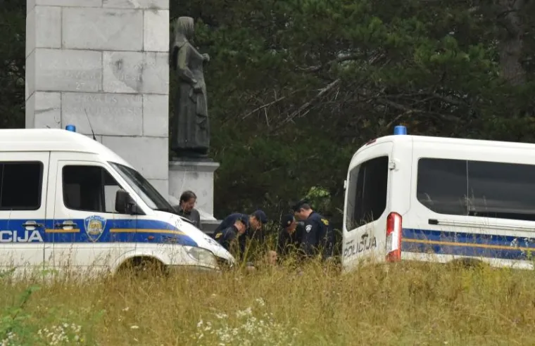 Jake snage policije uklonile prava&scaron;e i njihov &scaron;ator