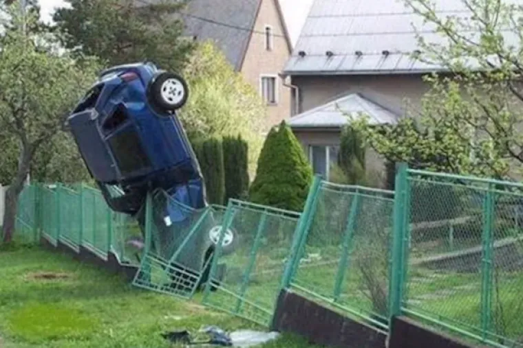 MAJSTORI SLIJETANJA, ALI NE I PARKIRANJA: Kako im je uspjelo ovako zavr&scaron;iti?!