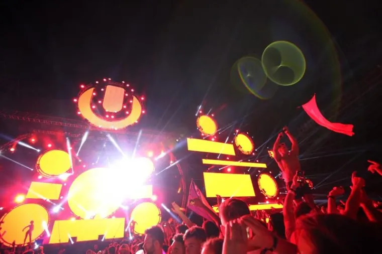 Tisuće posjetitelja bilo je razočarano, no organizatori su ih utješili.