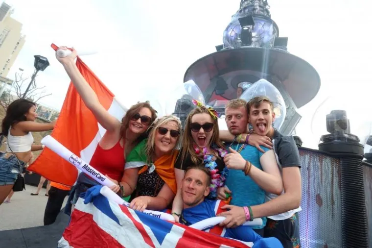 NAJVEĆI PARTY U EUROPI: Pogledajte kako je sinoć bilo na Ultri, polugole ljepotice okupirale su Poljud