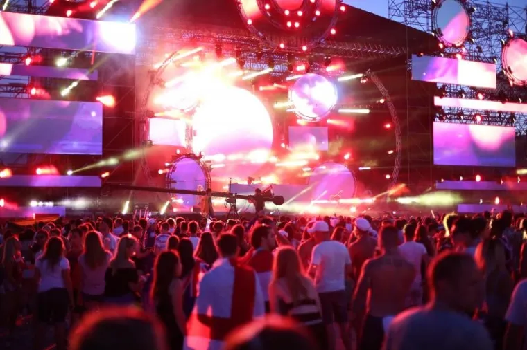 ULTRA ZATVORENA SPEKTAKULARNIM VATROMETOM: Ovako je izgledala zadnja večer velikog partyja u Splitu