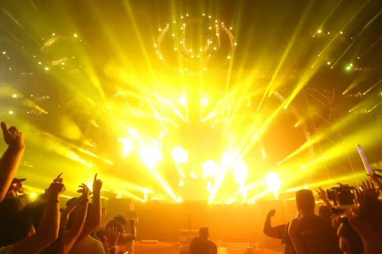 ULTRA ZATVORENA SPEKTAKULARNIM VATROMETOM: Ovako je izgledala zadnja večer velikog partyja u Splitu