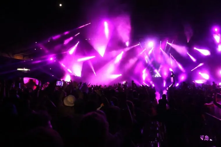 ULTRA ZATVORENA SPEKTAKULARNIM VATROMETOM: Ovako je izgledala zadnja večer velikog partyja u Splitu