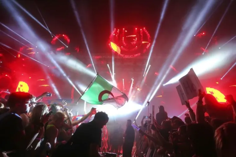 ULTRA ZATVORENA SPEKTAKULARNIM VATROMETOM: Ovako je izgledala zadnja večer velikog partyja u Splitu